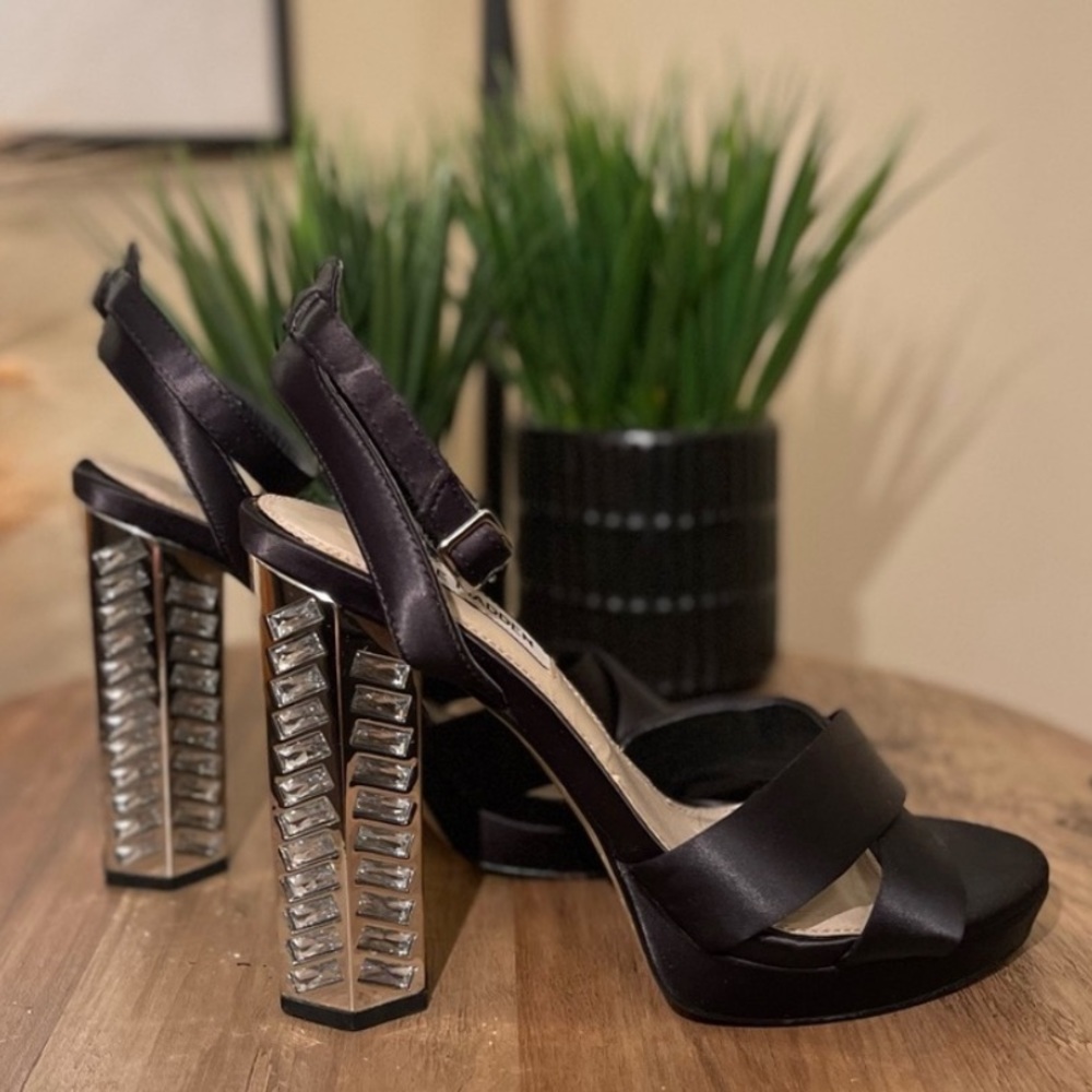 Steve Madden Satin 8 Size Black Sandal